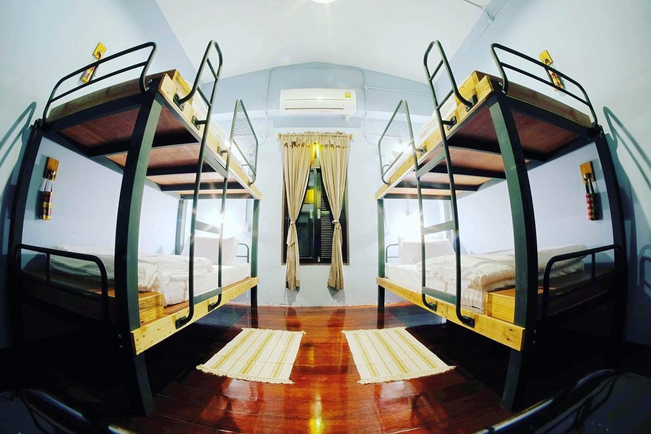 Talardkao Balcony Krabi Hostel Exterior photo