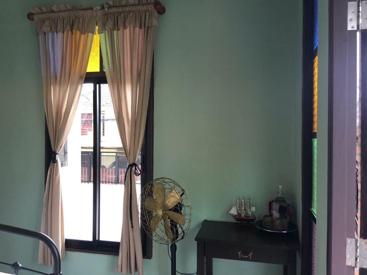 Talardkao Balcony Krabi Hostel Exterior photo